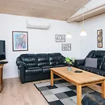 8 Person In Toftlund-by Traum