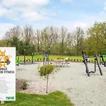 8 Person In Toftlund-by Traum